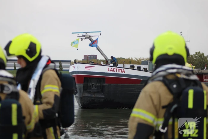 Brand in machinekamer van vrachtschip Laetitia
