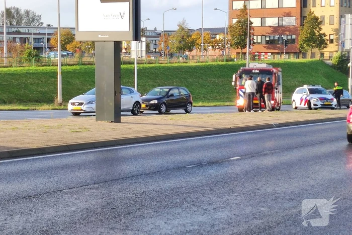 Twee auto's betrokken bij kop-staart botsing