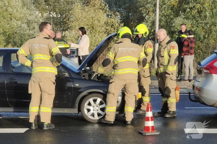 Twee auto's betrokken bij kop-staart botsing