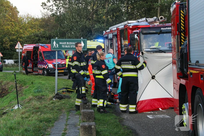 Scootmobiel raakt te water, persoon overleden