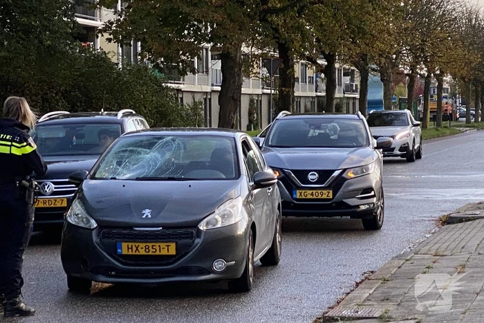 Scooterrijder loopt hoofdwond op bij botsing met auto