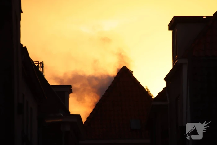Veel rookontwikkeling bij grote brand in woning