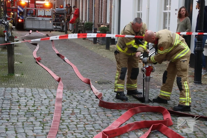 Veel rookontwikkeling bij grote brand in woning
