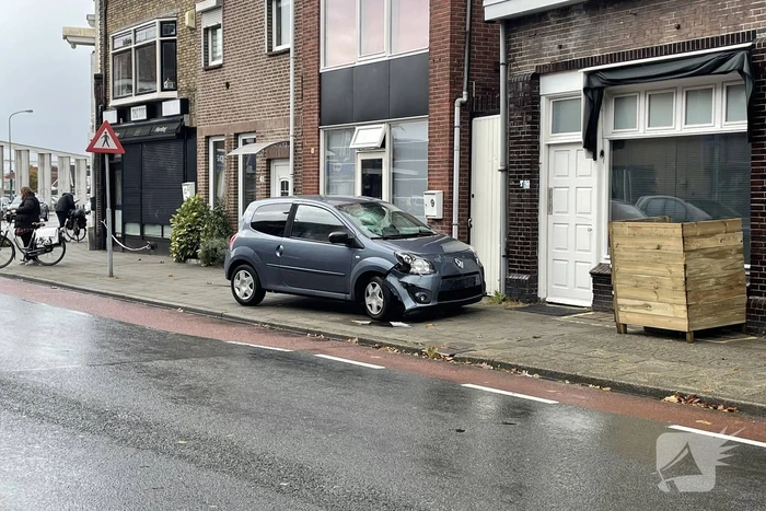Schade bij ongeval tussen twee auto's