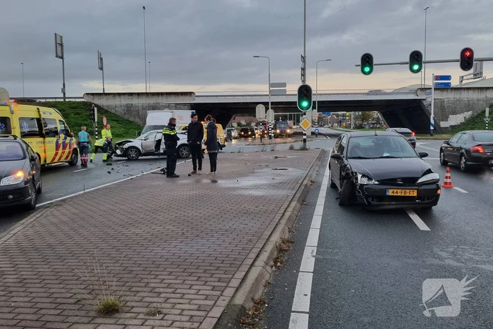 Veel schade bij ongeval op kruising