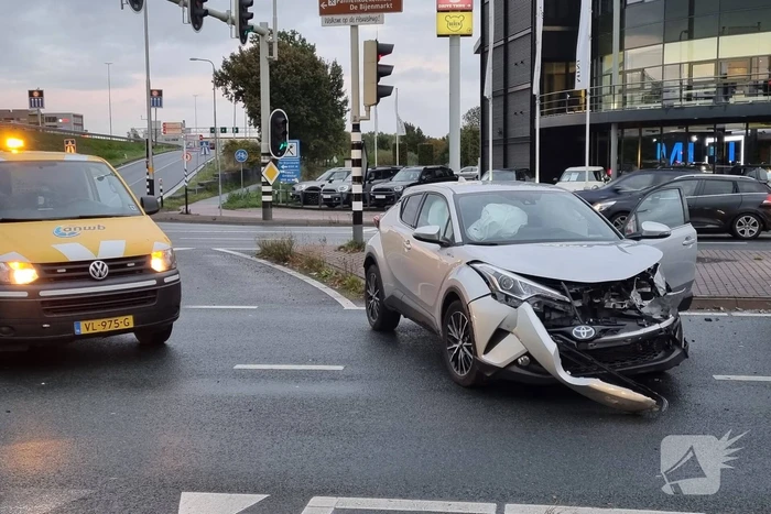 Veel schade bij ongeval op kruising