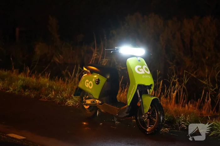Scooter aangetroffen bij waterkant
