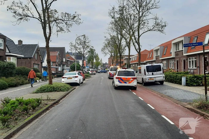 Auto belandt op zijn kant na botsing