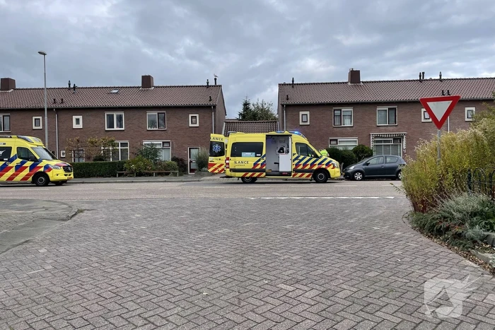 Man raakt zwaargewond in woning