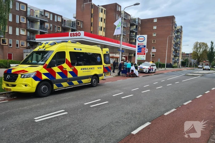 Fietsster gewond bij botsing met auto