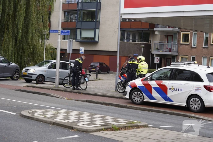 Fietsster gewond bij botsing met auto
