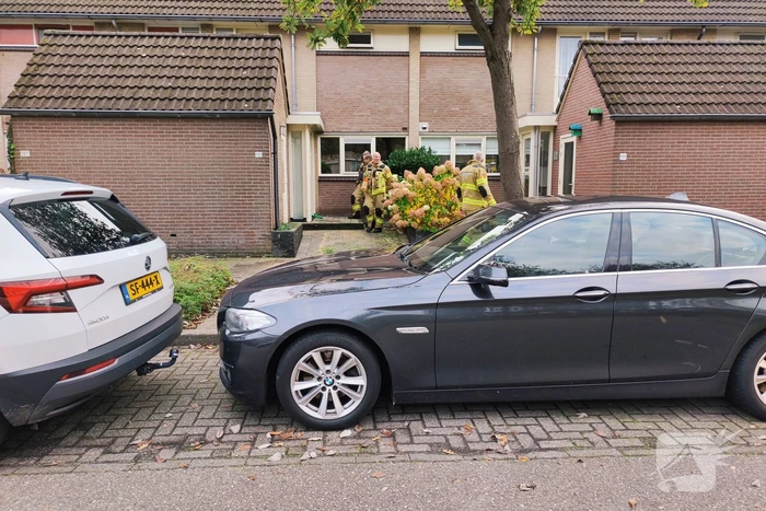 Kapotte hoofdleiding zorgt voor wateroverlast in woning