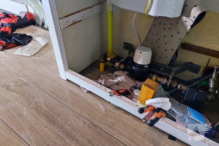 Kapotte hoofdleiding zorgt voor wateroverlast in woning