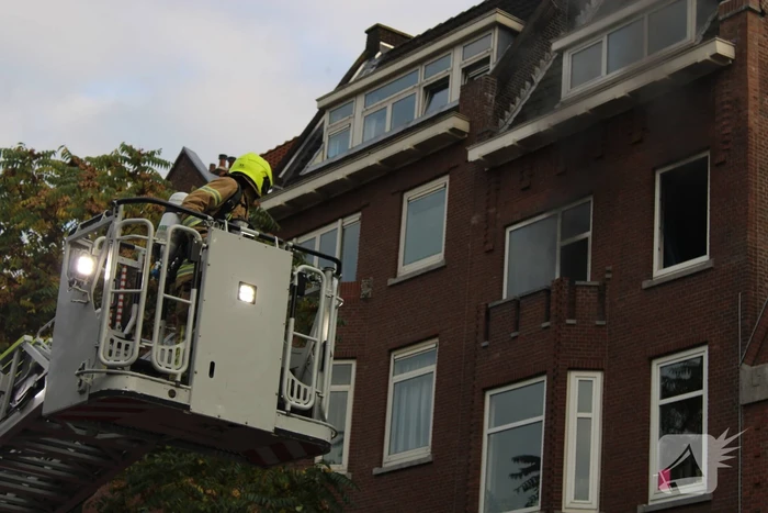 Hevige rookontwikkeling door brand in woning