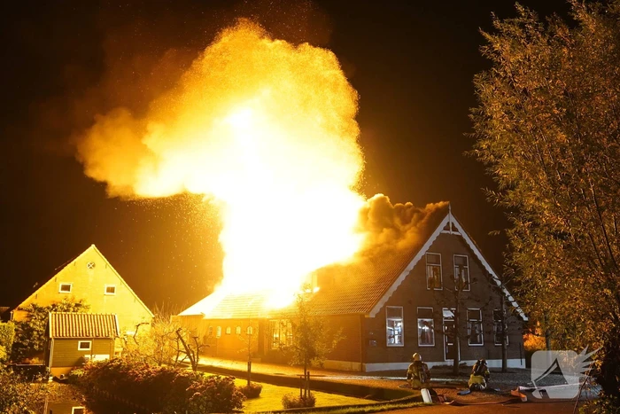 Boerderij verwoest door brand