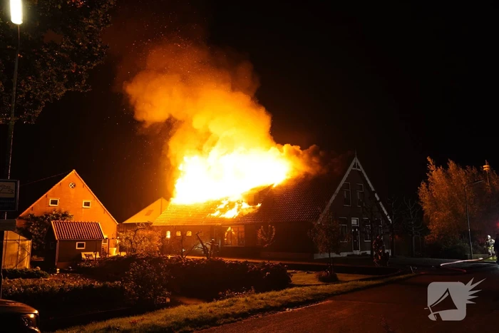 Boerderij verwoest door brand