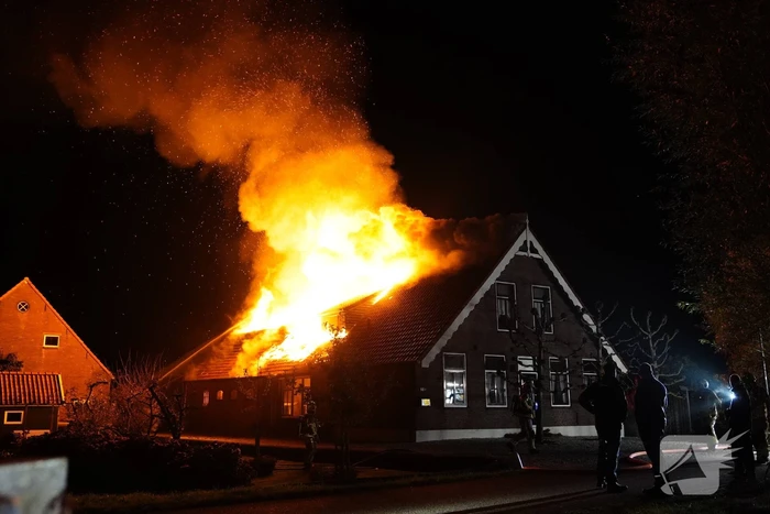 Boerderij verwoest door brand
