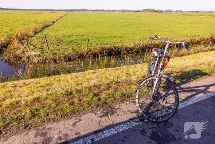 Man belandt met fiets in sloot