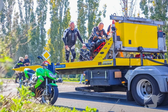 Twee motorrijders gewond bij ongeval