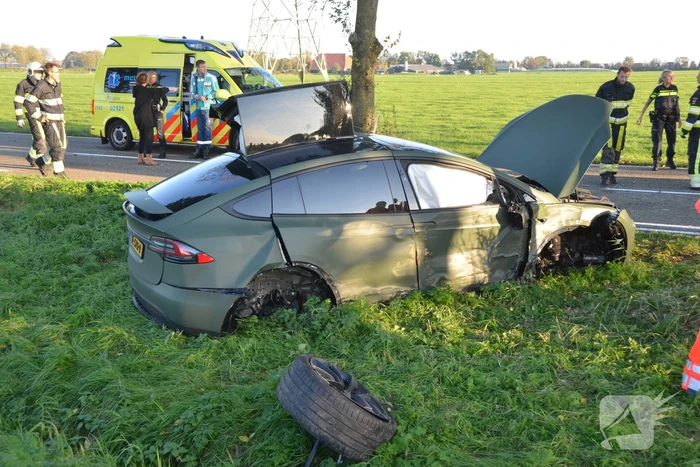 Twee gewonden bij ongeval met tesla