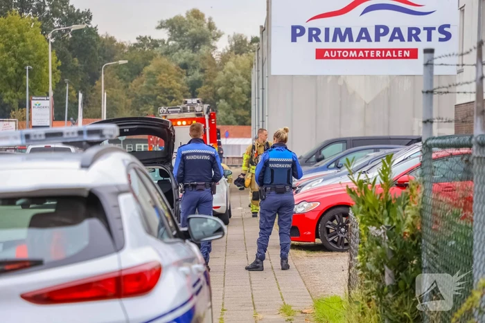 Onderzoek naar vreemde lucht bij autogarage