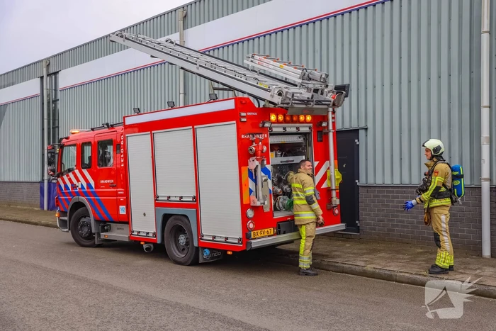Onderzoek naar vreemde lucht bij autogarage