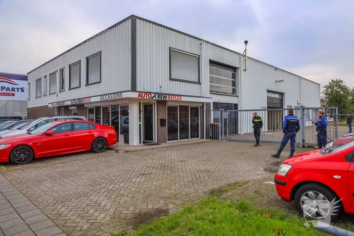 Onderzoek naar vreemde lucht bij autogarage
