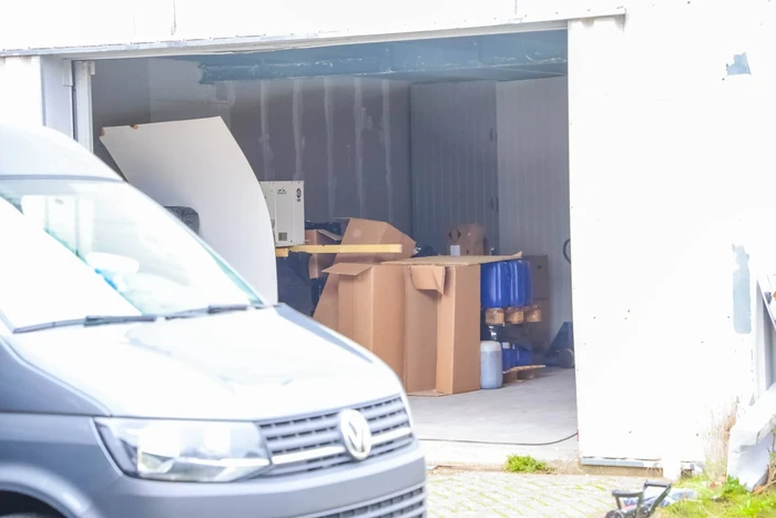 Onderzoek naar vreemde lucht bij autogarage