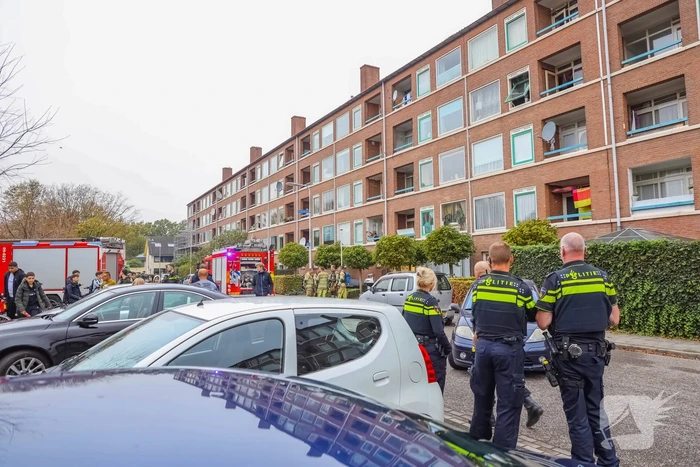 Veel brandweer aanwezig bij woning vol rook