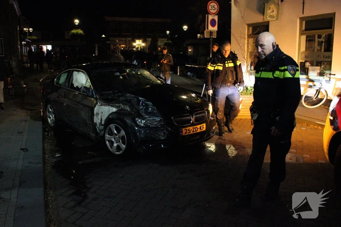 Voetganger zwaargewond nadat auto uit de bocht vliegt