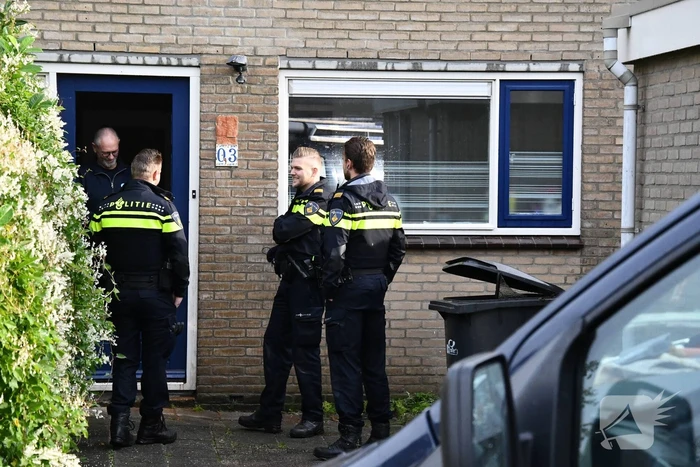 Voordeur woning geforceerd bij waterlekkage