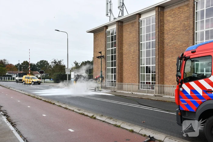 Brand in generator op aanhanger tijdens het rijden