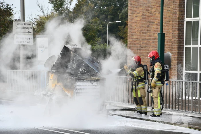 Brand in generator op aanhanger tijdens het rijden