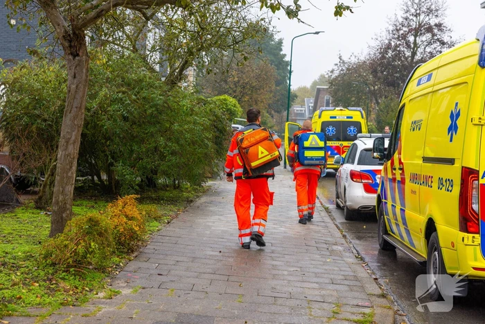 Man zwaargewond aangetroffen op straat