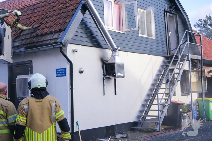 Grote brand in cafe met bovenwoning