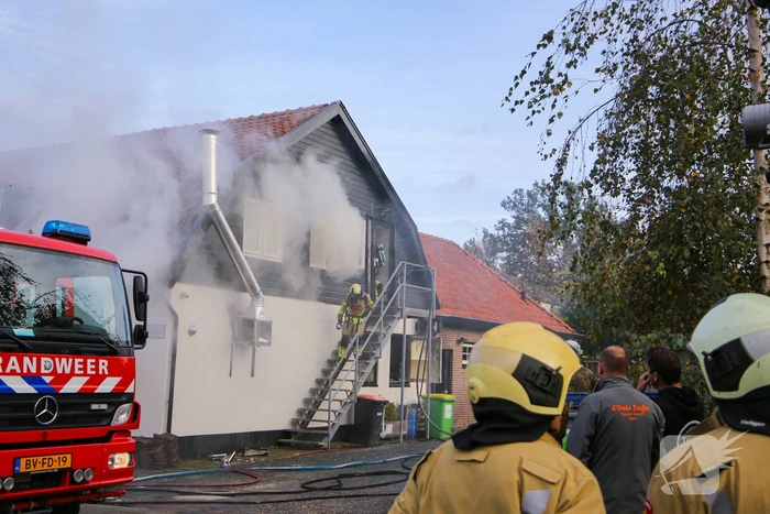 Grote brand in cafe met bovenwoning