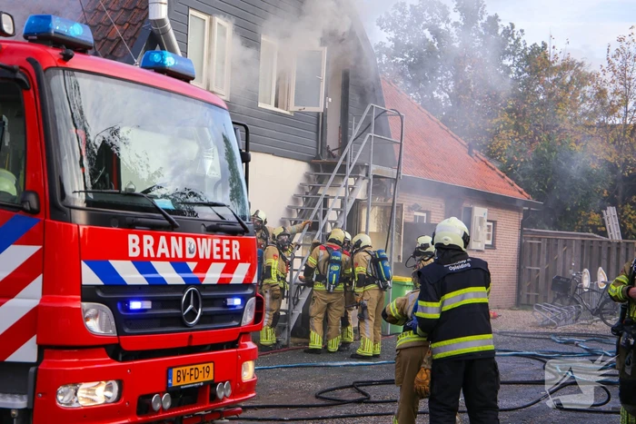 Grote brand in cafe met bovenwoning