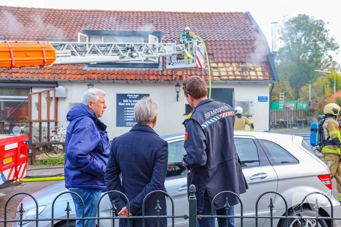 Grote brand in cafe met bovenwoning