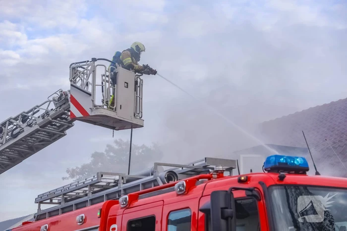 Grote brand in cafe met bovenwoning