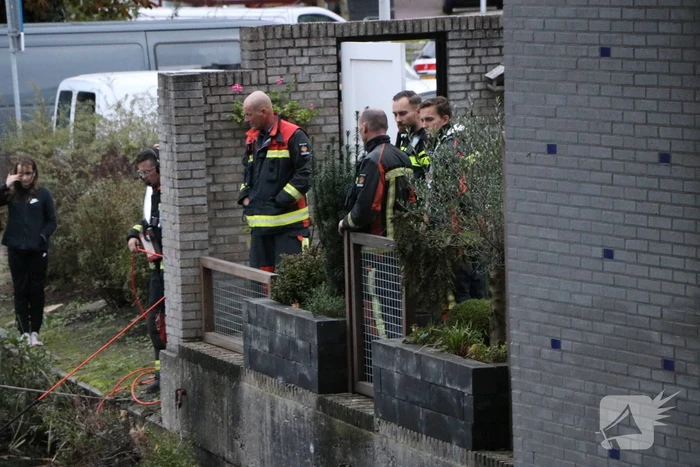 Duikers zoeken naar geld en drugs