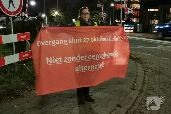 Veel protest tegen sluiten spoorwegovergang