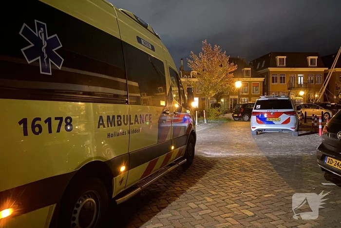 Veel politie aanwezig bij inval in woning