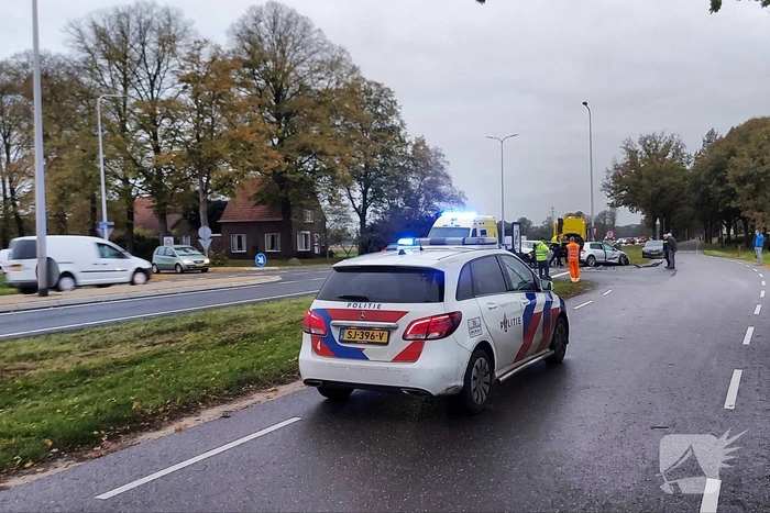 Flinke schade bij botsing tussen twee auto's