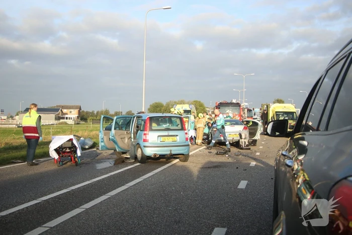 Ravage na botsing tussen meerdere voertuigen