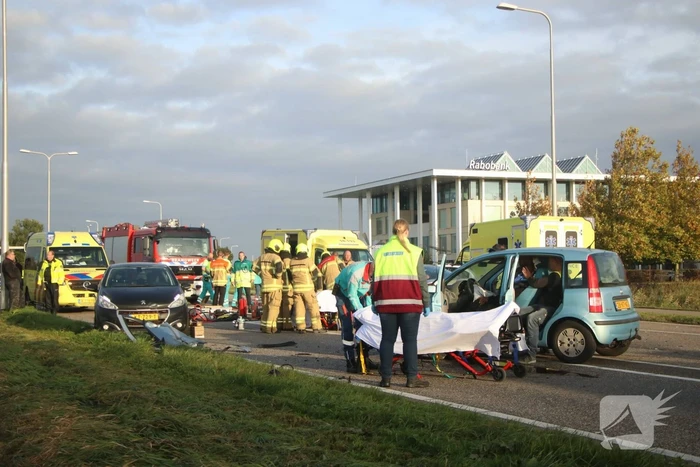 Ravage na botsing tussen meerdere voertuigen