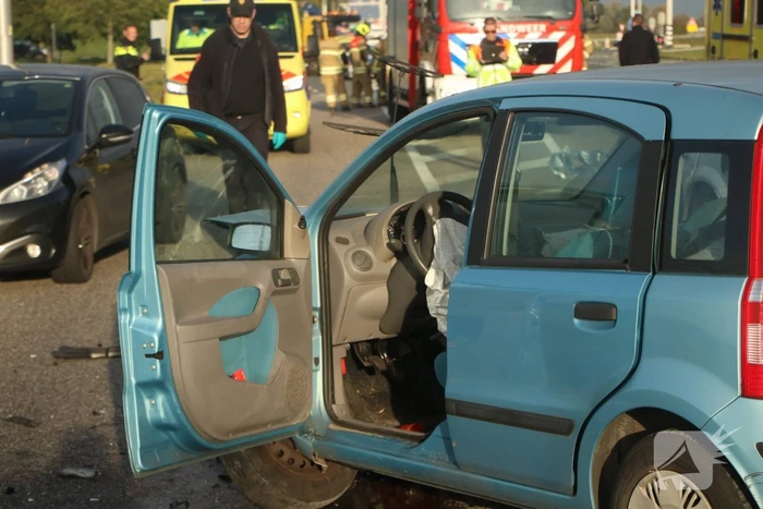 Ravage na botsing tussen meerdere voertuigen