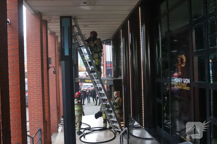 Brand tussen plafondplaten Fair Play Casino