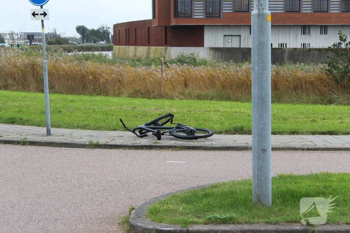 Persoon gewond bij aanrijding met auto bij rotonde