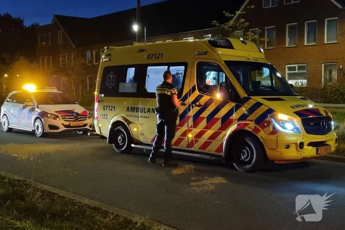 Agent mishandeld door wielrenner bij verkeersincident