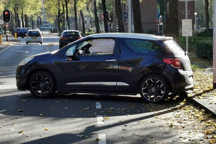 Schade aan personenauto's door botsing